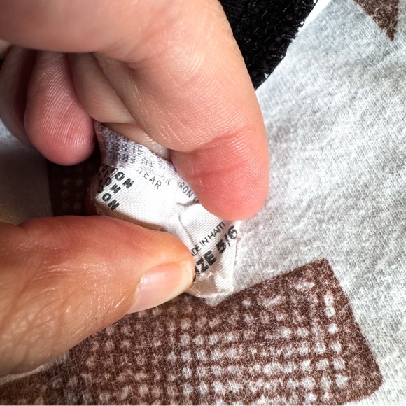 Unknown • Long Sleeved Tee - Picture 3 of 4